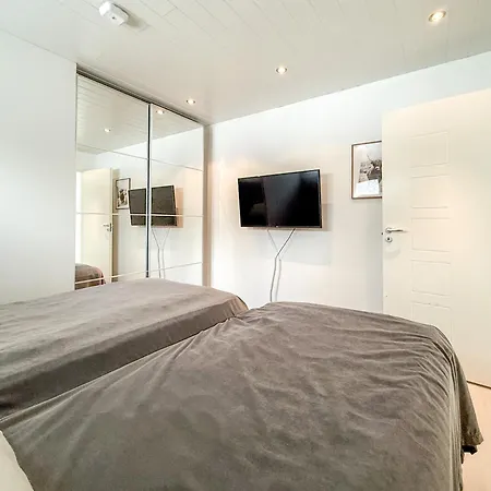 Spacious In A Good Location, Stunning Views Casa vacanze
